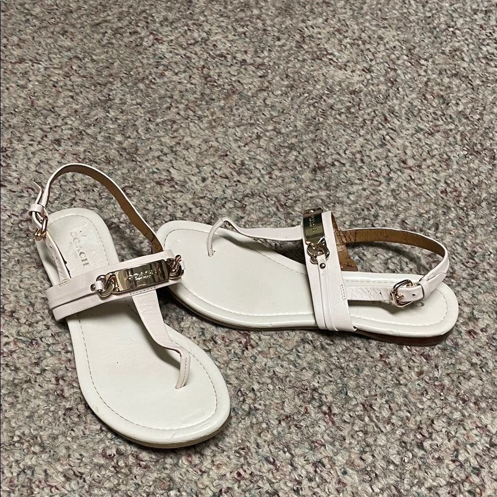 Coach caterine White Leather thong Sandals with Gold logo plate
